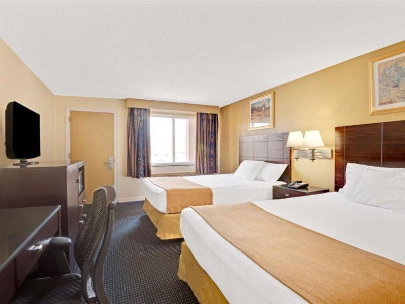 Hotel Super 8 By Wyndham Milford/New Haven Extérieur photo